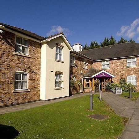 Premier Inn Wrexham North Esterno foto