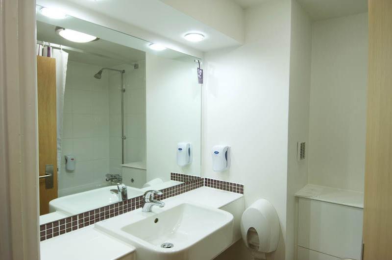 Premier Inn Wrexham North Esterno foto