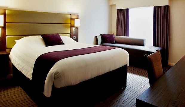 Premier Inn Wrexham North Esterno foto